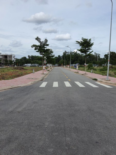 Còn 1 lộ đất giá rẻ tại An Phú, Thuận An, Bình Dương. Xung quanh dân đông,