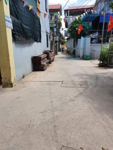 Bán mảnh đất ở lộc diện tích sử dụng 42m Thanh Trì, gần Trường giá bán 1.2 tỷ, sổ sẵn