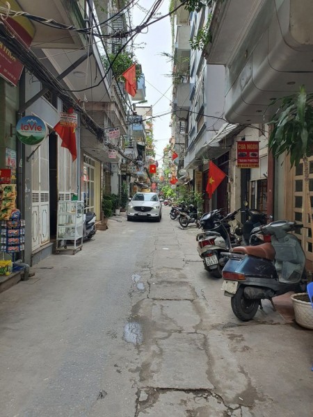 Nhà đẹp phân lô oto diện tích sử dụng 45m2, 5 tầng đúc, giá bán 3.2 tỷ Phố Vọng, lhcc
