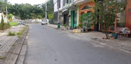 Bán nhà hẻm xe tải dt 120m2, Bình Tân sát Tân Phú, nhà 2 tầng mới xây, giá chỉ nhỉnh 5 tỷ