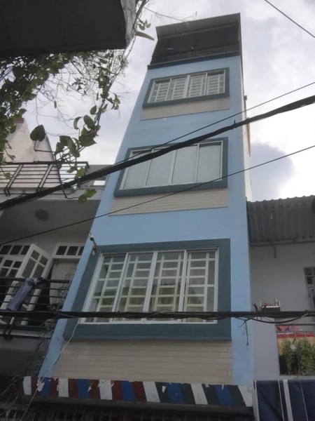 Nhà Nguyễn Tất Thành, phường 18, Quận 4, 4 lầu, giá chỉ 3.3 tỷ, lh 0774915668