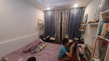 Chính chủ bán gấp căn hộ 2 ngủ sáng, 110m2 Royal city, giá 4.3 tỷ, LH: 0967839010