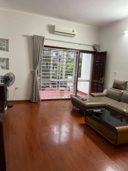 Bán nhà nguyên căn đường Trương Định 3 mặt thoáng, ô tô đỗ cửa, liên hệ 0944797188