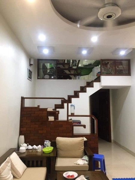 Bán nhà nguyên căn Thạch Bàn, Long Biên, ô tô vào nhà cạnh Aeon Mall, dt 40m2, giá 4 tỷ
