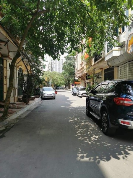 Bán nhà đường Khuất Duy Tiến, Thanh Xuân, ngõ rộng thênh thang, dt 65m2, giá 10.5 tỷ