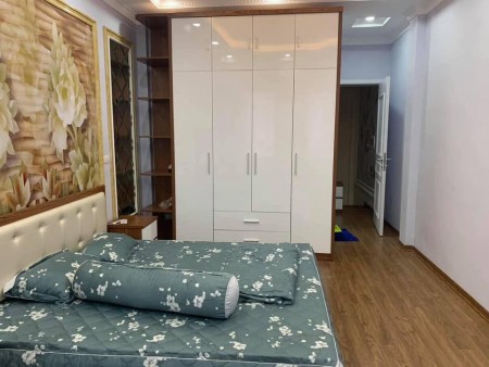 Nhà cực hiếm đúc 5 tầng, dt 38 M2, phố Nguyễn Đức Cảnh, quận Hoàng Mai, LH 0977440990