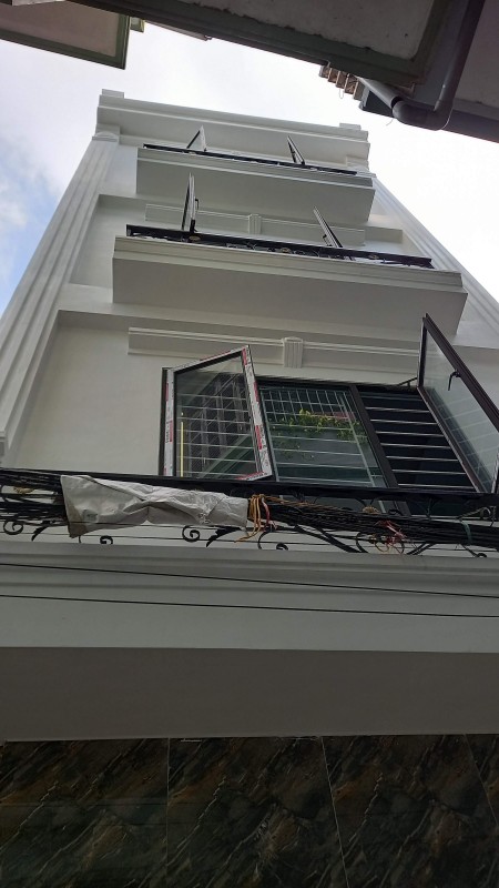 Cần bán gấp nhà trong tháng 9/2021, pháp lí dầy đủ, giá 3.8 triệu/tháng, khu dân trí cao