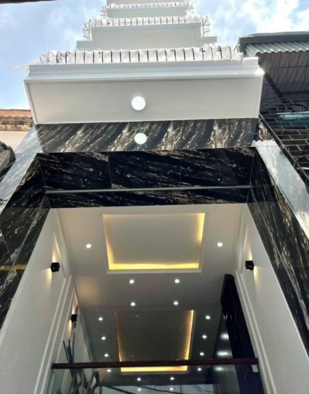 Bán nhà Lê Lai Hà Đông diện tích sử dụng 44m2, đúc 5 tầng kiên cố giá chỉ 4.4 tỷ phân lô ô tô gần.