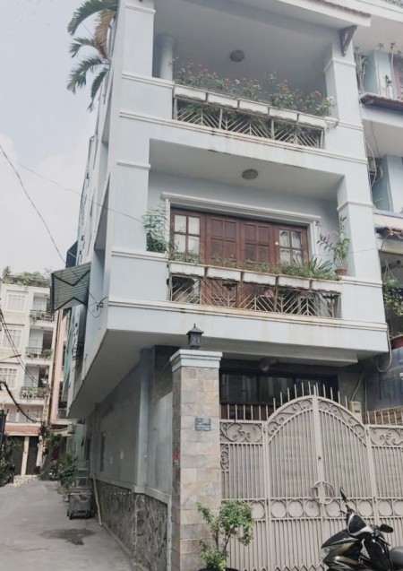 Bán nhà Lô góc 2 mặt HXT Nguyễn Giản Thanh, Quận 10, dt 77m2, 4 lầu, lh 0971243100