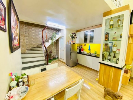 Bán nhà siêu hiếm phố Chiến Thắng, oto đỗ cửa, diện tích sử dụng 45m2, giá bán 4.35 tỷ