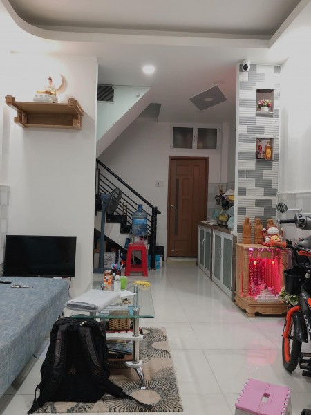 Chỉ 4 tỷ sở hữu ngay căn nhà trung tâm Quận 4, diện tích sử dụng 38m2, đúc 4 lầu