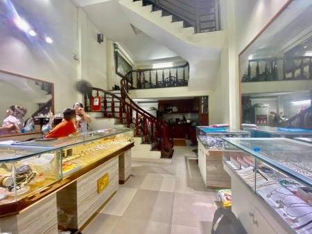 Ngõ ô tô tránh kinh doanh gần phố lớn Kim Đồng, dt 42m2, 3 tầng đúc, giá bán 3.1 tỷ