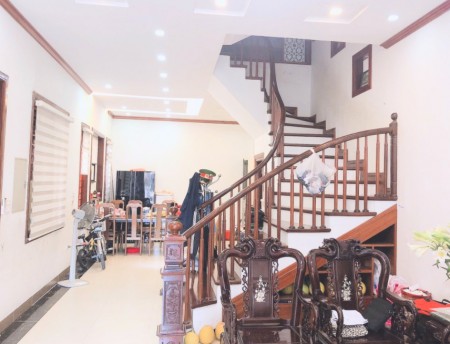 Bán nhà Nam Từ Liêm, ô tô nội thất, an sinh đỉnh, dt 41m2, 5 tầng mặt tiền rộng, chỉ nhỉnh 4 tỷ