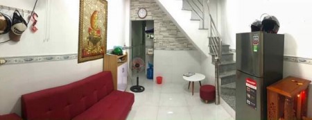 Cách mặt tiền đường chính 3 căn, cần bán nhà 1 trệt 1 lầu, giá bán 1.8 tỷ sổ chuẩn chính chủ
