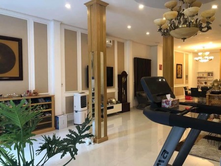 Bán nhà Quận 1 Nguyễn Cư Trinh giá bán 14.7 tỷ hẻm xe hơi, nở hậu 7 PN, sổ chính chủ