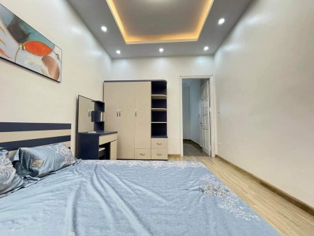 Bán nhà nguyên căn siêu phẩm đường Vĩnh Hưng, dt 56m2, giá nhỉnh 3 tỷ, sổ đỏ chính chủ
