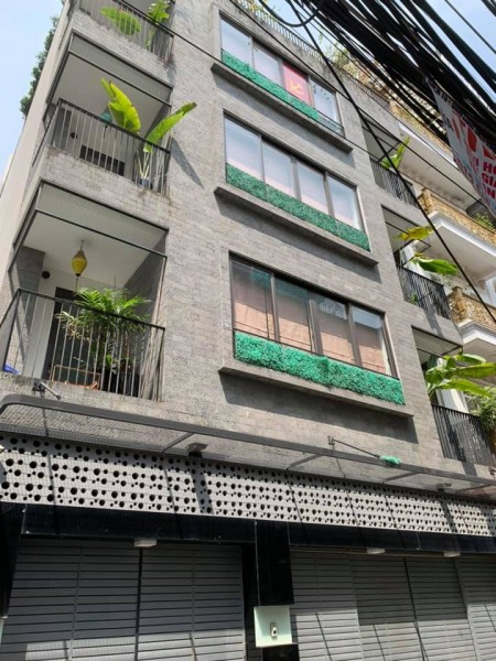 Tòa Apartment Lạc Long Quân gần hồ Tây thuê full phòng dt 150M2 mặt tiền 8.8m2, giá 26 tỷ