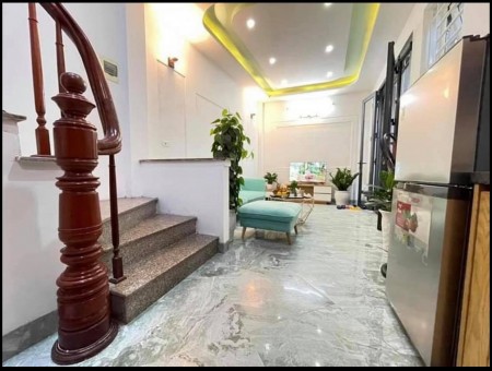 Bán nhà Trần Đăng Ninh, Cầu Giấy, xách vali về ở luôn, nhà đẹp lung linh 32m2 3tỷ6