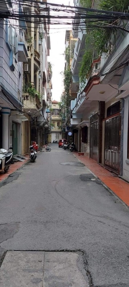 Bán nhà nguyên căn kiến trúc đẹp, Quận Hà Đông, ba gác tránh, dt 62m giá 5 tỷ hơn