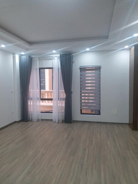 Bán nhà Xuân La, ngõ rộng, dân trí cao, diện tích sử dụng 36m2, giá bán 4.5 tỷ