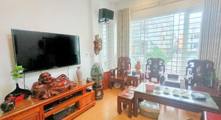 Phân Lô Trần Quang Diệu ôtô, gần Hồ Hoàng Cầu diện tích sử dụng. 61m2 giá nhình 12 tỷ