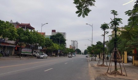 Cần bán nhà 5 tầng Đặng Vũ Hỷ, Quận Long Biên trước nhà ô tô tránh gara, sổ vuông đẹp