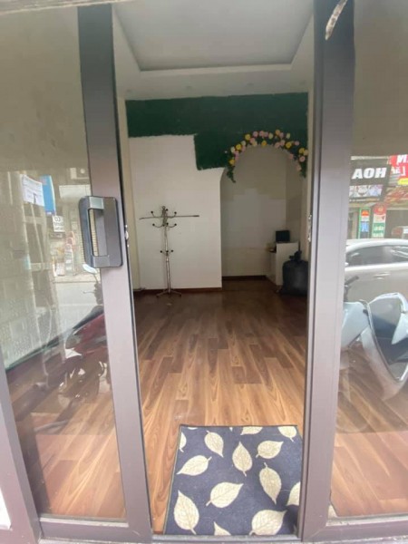 Bán nguyên căn mặt phố Nguyễn Huy Tưởng dt 33m2, 4 tầng mt 4m, giá chào 3,8 tỷ