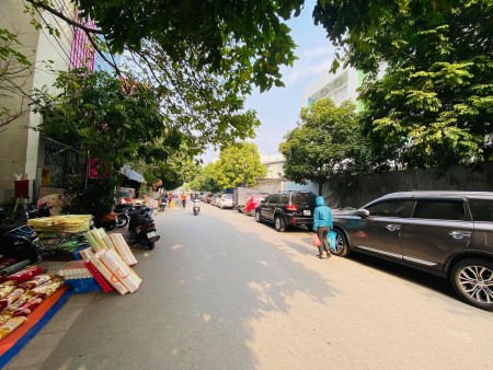 Chủ định cư Úc, bán nhà Hồng Tiến, Long Biên, thang máy diện tích sử dụng 130m2 - 8 căn hộ