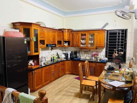 Chính chủ cần bán nhà Hồng Mai 2 tỷ hơn tặng nội thất 400 triệu, diện tích 35m2, sổ sẵn