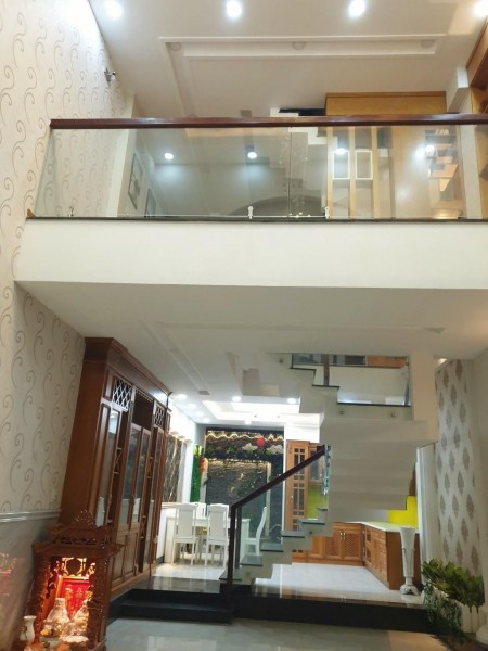 Nhà Gò Vấp hẻm xe hơi, nguyên căn đúc 5 tầng, dt 75m2, khu phân lô, giá siêu rẻ, sổ sẵn