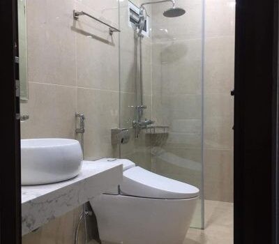 Chính chủ bán nhà Giải Phóng 5 tầng dt 52m2, 6 phòng ngủ, nhỉnh 4 tỷ, LH 0977440990, ô tô đỗ cửa