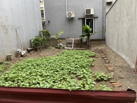 Bán mảnh đất 31m2, cách mặt chính phố Trạm 10m, vị trí cực đẹp.