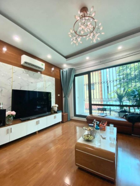 Bán nhà Nam Từ Liêm phân lô ô tô nội thất dt 35m2, 5 tầng đúc, mt rộng, giá chỉ nhỉnh 4 tỷ