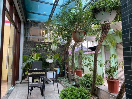Bán nhà nguyên căn chính chủ, lô góc Tứ Liên Quận Tây Hồ, gara ô to kinh doanh tấp nập