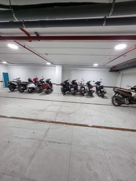 Bán nhà nguyên căn mặt phố Trung Kính, lô góc dt 235m2 6 tầng, mt 25m, giá bán 61 tỷ
