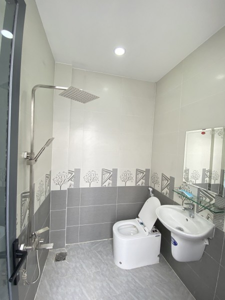 Nhà phố South Wave Lê Văn Lương, sổ hồng trao tay, giá bán 1.5 tỷ, nhận nhà ở ngay
