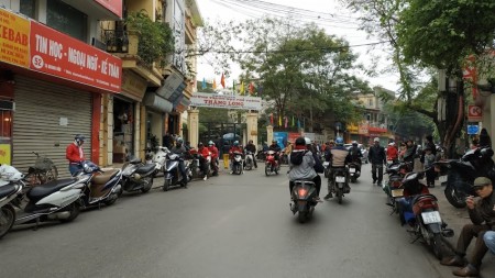 Cho thuê tầng 1 nhà mặt tiền đường Bạch Mai làm cửa hàng kinh doanh giá tốt