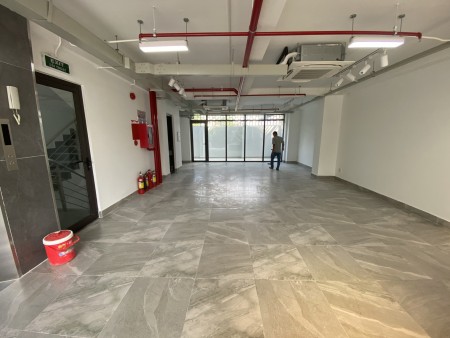 Cho thuê văn phòng diện tích 950m2, hầm trệt, 5 lầu đúc kiên cố An Phú Quận 2