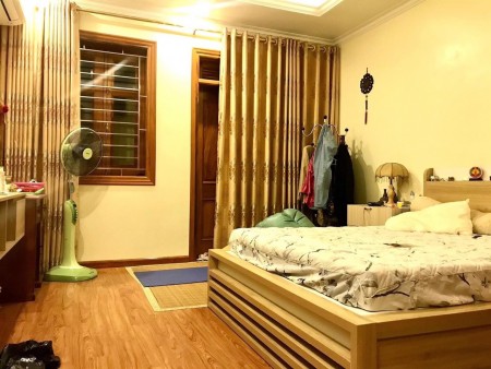 Chính chủ bán nhà Nguyễn Hoàng. Lô góc, ô tô vào nhà, 65m2 x 5 tầng. Giá 7.2 tỷ: 0978996965.