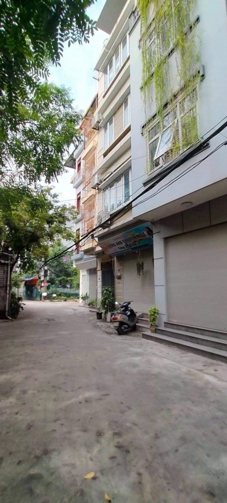 Bán nhà Hoàng Mai, ngõ siêu rộng, ô tô đỗ cổng, giá nhỉnh 4 tỷ, đúc kiên cố 4 tầng sổ sẵn