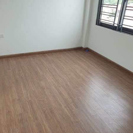 Bán nhà đẹp phố Hồng Tiến,Long Biên diện tích 38m2 xây 5 tầng giá 3 tỷ hơn.