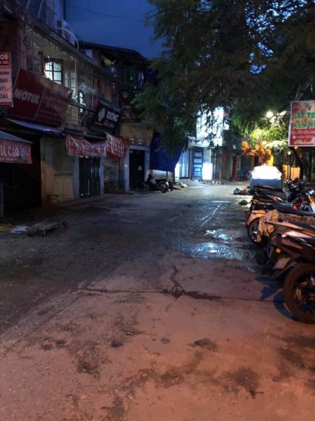 Bán nhà phố 8/3 Quận Hai Bà Trưng, ngõ ô tô tránh, gara, diện tích 50m2 đúc 4 tầng giá chỉ 7.5 tỷ