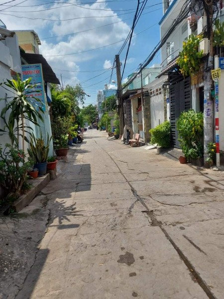 Lê Thúc Hoạch, Quận Tân Phú giá bán 590 triệu có nhà ở ngay, sổ đỏ nở hậu, lh 0918272519