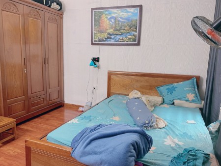 Bán nhà nguyên căn mặt ngõ ô tô đỗ cửa, giá nhỉnh 800 triệu, Quận Hoàng Mai, pháp lí đủ