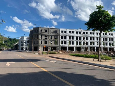 Bán nhà 4 tầng xây sẵn tại khu đô thị Picenza Riverside Sơn La, giá bán 3 tỷ