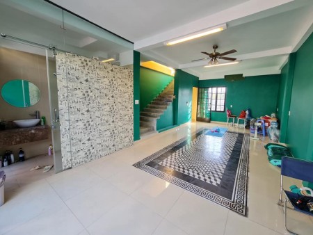 Siêu phẩm mặt đường Đông Khê, mặt tiền 5m, nhà 3 tầng chỉ 5,5 tỷ