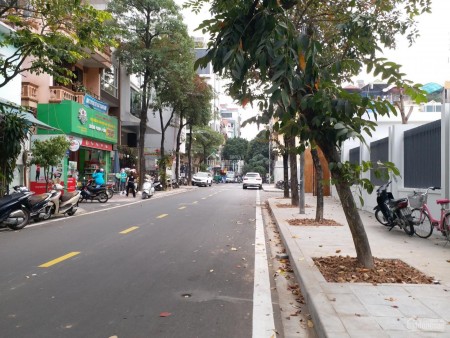Nhà mặt phố Lô Góc Trần Quang Diệu – Hoàng Cầu , 60m2 mặt tiền 13m