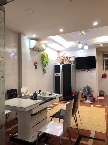 Nhà Bùi Xương Trạch 3 tầng, dt 51m2, giá 3tỷ8 ngõ thông đường ô tô qua nhà