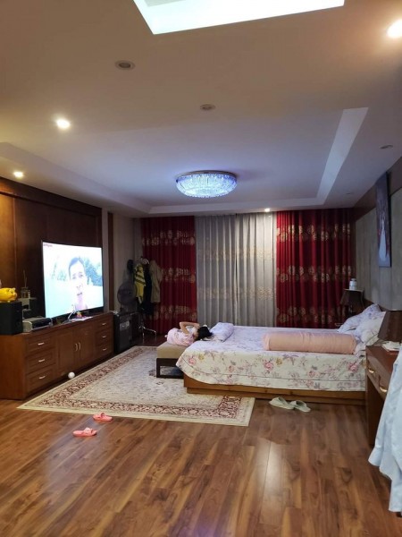 Bán nhà phố Trần Cung đẳng cấp ngõ rộng nội thất khủng gần 3 công Viên Lớn, giá 8.8 tỷ