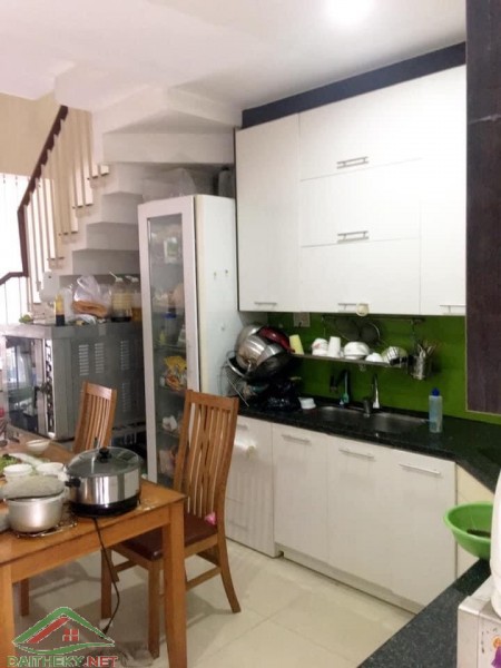 Bán nhà 4 tầng đúc, đường Nguyễn Hữu Tiền, gần Chế Lan Viên, giá rẻ 5.7 tỷ, bàn giao sổ sẵn